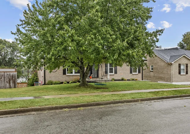 Photo 2 of Single family home for sale at 105 Orange Blossom Dr, Nicholasville, KY 40356 | MLS# 26026592 | Listing updated on 2026-10-09