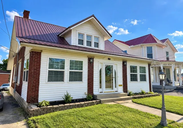 Photo 2 of Single family home for sale at 116 E High St, Mount Sterling, KY 40353 | MLS# 26024958 | Listing updated on 2026-09-10