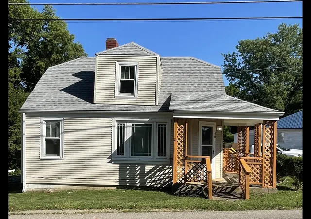 Photo 3 of Sale Pending at 401 E Adair St, Owenton, KY 40359 | MLS# 26025071 | Listing updated on 2026-09-15