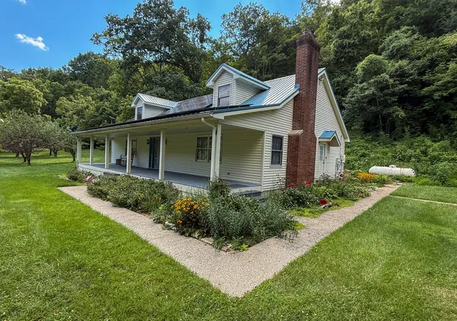 Photo 2 of Single family home for sale at 248 Sulphur Lick Rd, Frankfort, KY 40601 | MLS# 26024978 | Listing updated on 2026-09-10