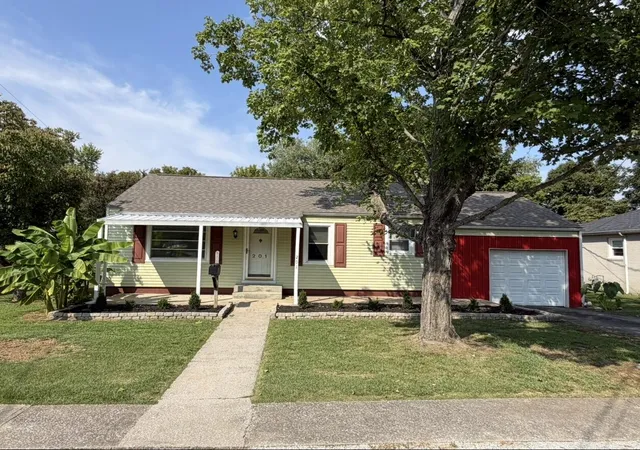 Photo 1 of Sale Pending at 201 Prince St, Princeton, KY 42445 | MLS# 26024996 | Listing updated on 2026-09-13