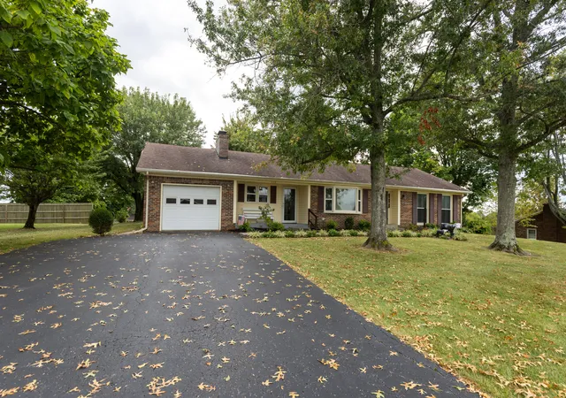 Photo 3 of Sale Pending at 436 Arrowhead Dr, Harrodsburg, KY 40330 | MLS# 26025127 | Listing updated on 2026-09-13