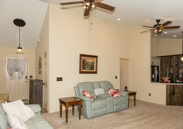 Photo 4 of Sale Pending at 748 Eureka Dr, Versailles, KY 40383 | MLS# 26025077 | Listing updated on 2026-10-13