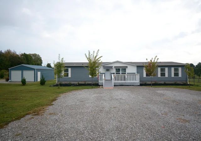 Single family home for sale at 18 Aderholt Rd, Bronston, KY 42518 | MLS# 26025008