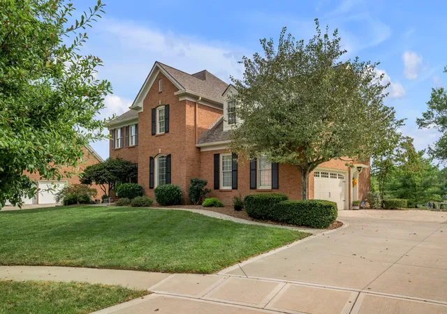 Photo 2 of Single family home for sale at 2233 Broadhead Pl, Lexington, KY 40515 | MLS# 26025175 | Listing updated on 2026-09-14