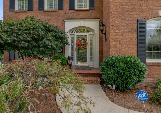 Photo 4 of Single family home for sale at 2233 Broadhead Pl, Lexington, KY 40515 | MLS# 26025175 | Listing updated on 2026-09-14