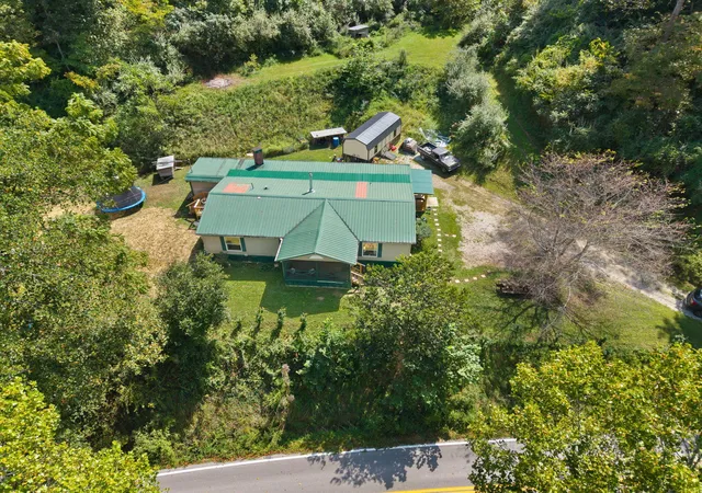 Photo 2 of Sale Pending at 2724 State Route 580, Oil Springs, KY 41238 | MLS# 26025012 | Listing updated on 2026-10-25