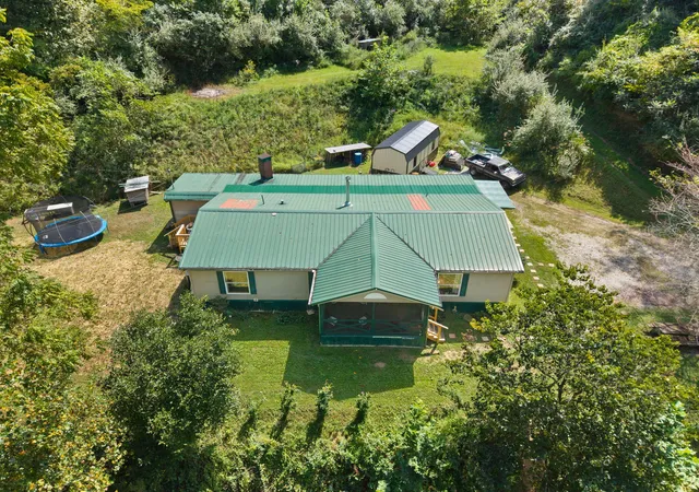 Photo 3 of Sale Pending at 2724 State Route 580, Oil Springs, KY 41238 | MLS# 26025012 | Listing updated on 2026-10-25