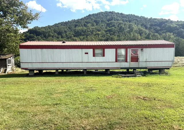 Photo 1 of Single family home for sale at 9999 Goldens Crk Rd, Barbourville, KY 40906 | MLS# 26025019 | Listing updated on 2026-10-13