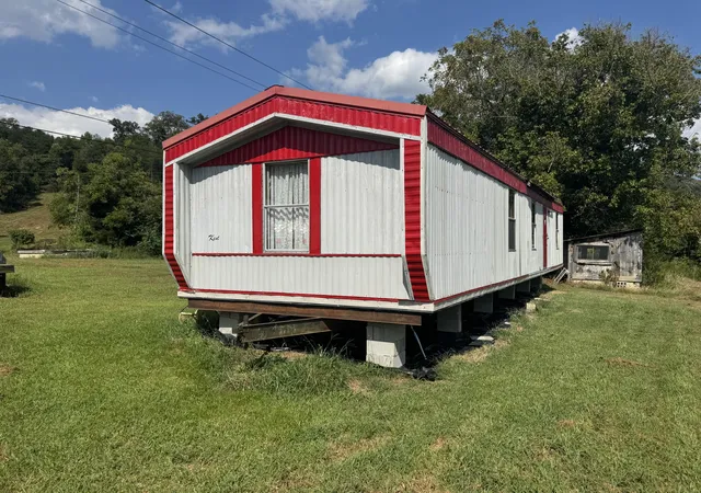 Photo 3 of Single family home for sale at 9999 Goldens Crk Rd, Barbourville, KY 40906 | MLS# 26025019 | Listing updated on 2026-10-13