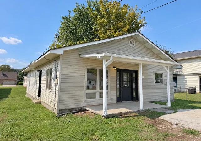 Photo 2 of Single family home for sale at 229 1st Street, Barbourville, KY 40906 | MLS# 26025119 | Listing updated on 2026-10-12