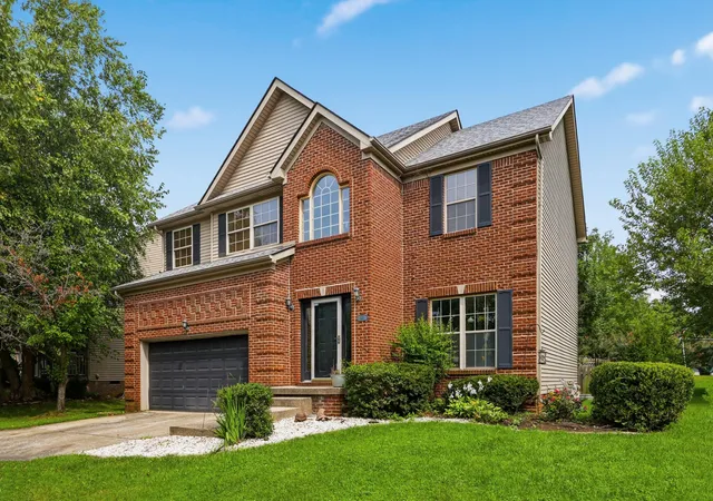 Photo 2 of Sale Pending at 631 Brookgreen Ln, Lexington, KY 40509 | MLS# 26025033 | Listing updated on 2026-09-12
