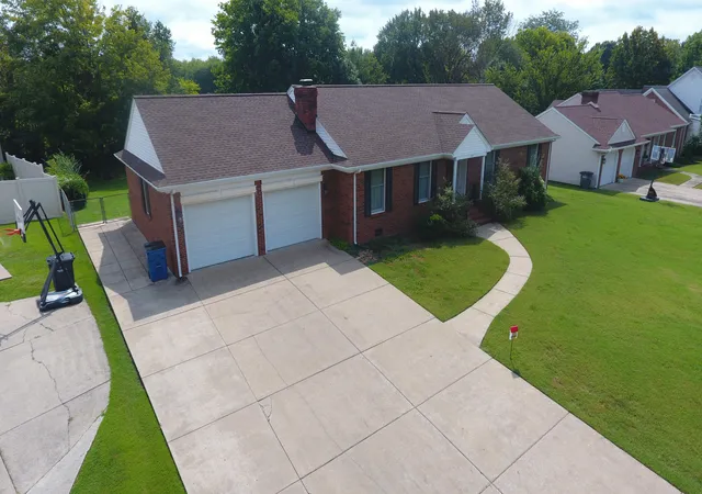 Single family home for sale at 3650 N Brian Ave, Paducah, KY 42001 | MLS# 26025196