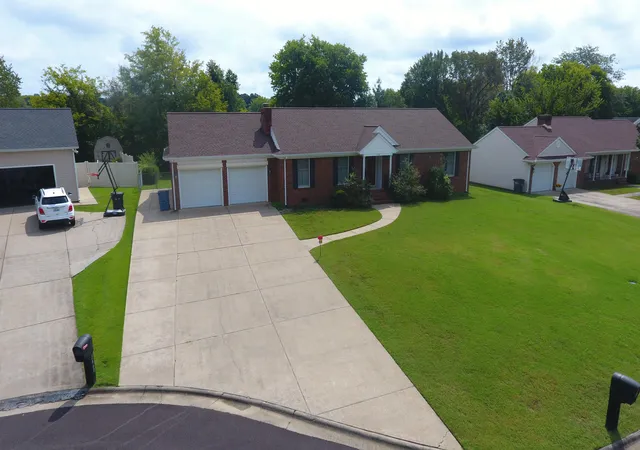 Photo 2 of Single family home for sale at 3650 N Brian Ave, Paducah, KY 42001 | MLS# 26025196 | Listing updated on 2026-09-13