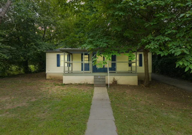 Single family home for sale at 227 Jameson St, Mount Sterling, KY 40353 | MLS# 26025057