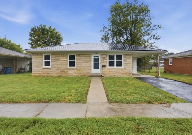 Photo 1 of Single family home for sale at 737 Greenbriar Dr, Harrodsburg, KY 40330 | MLS# 26025066 | Listing updated on 2026-09-11