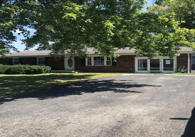 Photo 1 of Single family home for sale at 224 Country Dr, Marion, KY 42064 | MLS# 26025075 | Listing updated on 2026-09-11