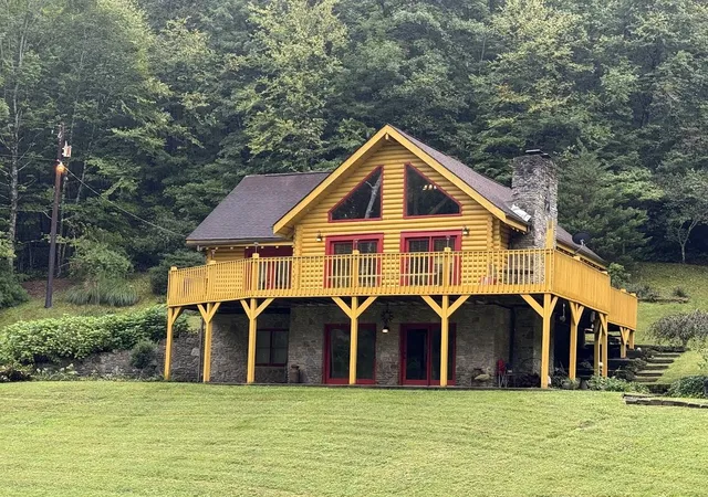 Photo 1 of Single family home for sale at 1040 Red Hl Rd, Livingston, KY 40445 | MLS# 26025079 | Listing updated on 2026-09-11