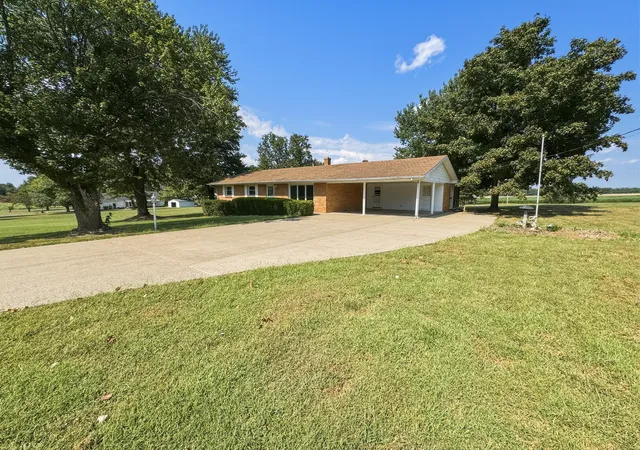 Photo 2 of Single family home for sale at 87 Meadow Ln, Princeton, KY 42445 | MLS# 26025123 | Listing updated on 2026-09-12