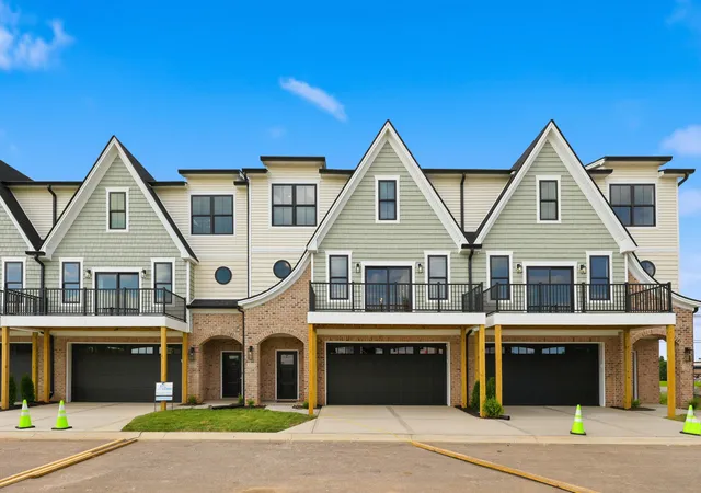 Townhouse for sale at 3135 Liberty Cir, Lexington, KY 40509 | MLS# 26027646