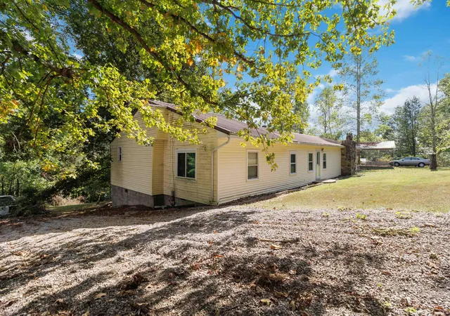 Photo 3 of Single family home for sale at 1798 Paris Karr Rd, Keavy, KY 40737 | MLS# 26027278 | Listing updated on 2026-10-13