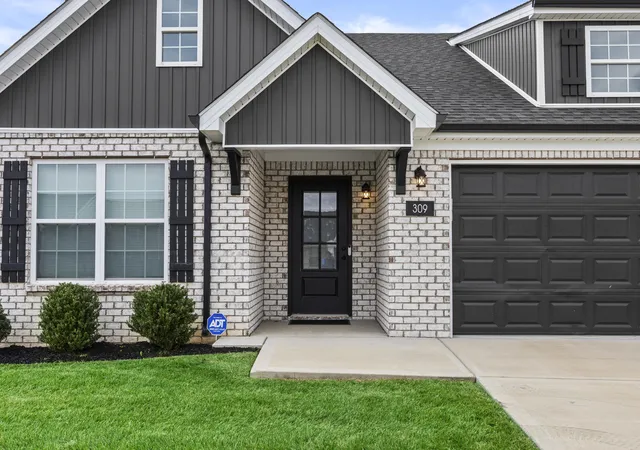Photo 3 of Single family home for sale at 309 Pageant Dr, Richmond, KY 40475 | MLS# 26025285 | Listing updated on 2026-10-17