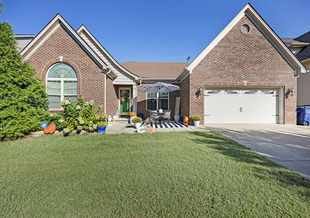 Photo 2 of Single family home for sale at 2465 Fieldrush Rd, Lexington, KY 40511 | MLS# 26025265 | Listing updated on 2026-10-19