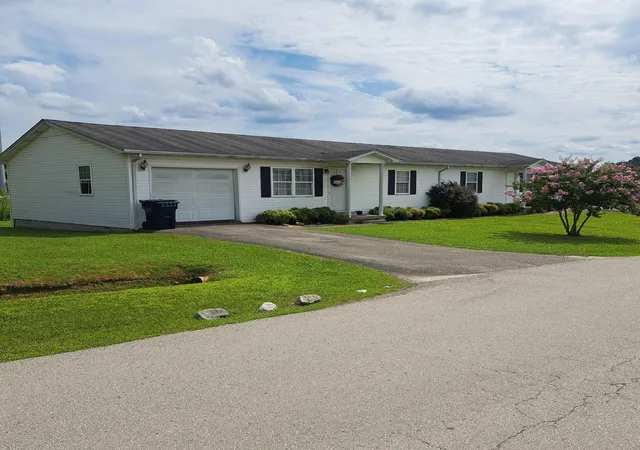 Photo 2 of Multi family home for sale at 1660 Nevada Ave, London, KY 40741 | MLS# 26025986 | Listing updated on 2026-10-13