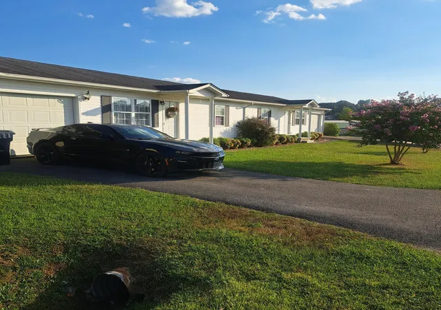 Photo 3 of Multi family home for sale at 1660 Nevada Ave, London, KY 40741 | MLS# 26025986 | Listing updated on 2026-10-13