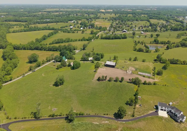 Photo 2 of Single family home for sale at 6300-b Mccowans Fry Rd, Versailles, KY 40383 | MLS# 26025349 | Listing updated on 2026-09-15