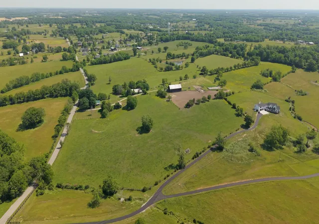 Photo 3 of Single family home for sale at 6300-b Mccowans Fry Rd, Versailles, KY 40383 | MLS# 26025349 | Listing updated on 2026-09-15
