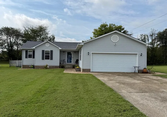 Photo 1 of Single family home for sale at 1376 Thornapple Dr, Mayfield, KY 42066 | MLS# 26025135 | Listing updated on 2026-09-12