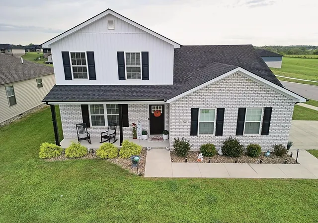 Photo 3 of Single family home for sale at 200 Brook Cvs, Berea, KY 40403 | MLS# 26025194 | Listing updated on 2026-09-21