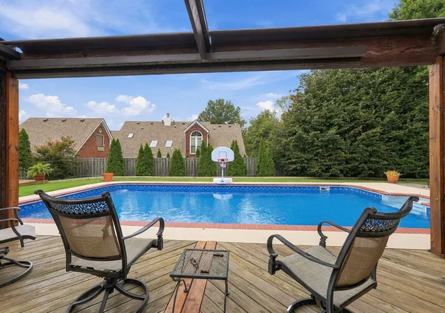 Photo 2 of Single family home for sale at 3989 Palomar Blvd, Lexington, KY 40513 | MLS# 26025158 | Listing updated on 2026-10-20