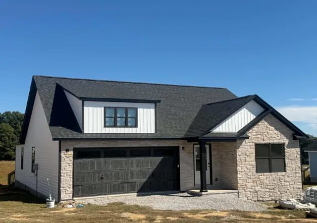 Photo 1 of Single family home for sale at 120 Cloyd Ln, London, KY 40741 | MLS# 26025181 | Listing updated on 2026-10-13
