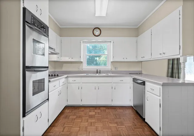 Photo 3 of Single family home for sale at 102 Donna Dr, Hopkinsville, KY 42240 | MLS# 26025184 | Listing updated on 2026-09-13