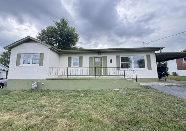 Single family home for sale at 203 Summitt Ave, Somerset, KY 42501 | MLS# 26025179