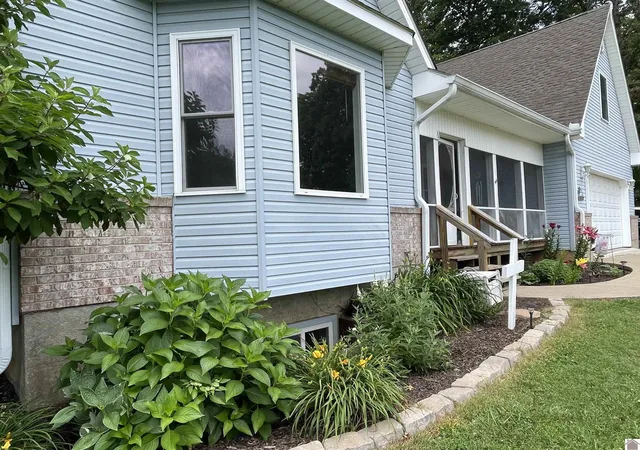 Photo 3 of Single family home for sale at 448 Bayshore Dr, Cadiz, KY 42211 | MLS# 26025195 | Listing updated on 2026-09-13