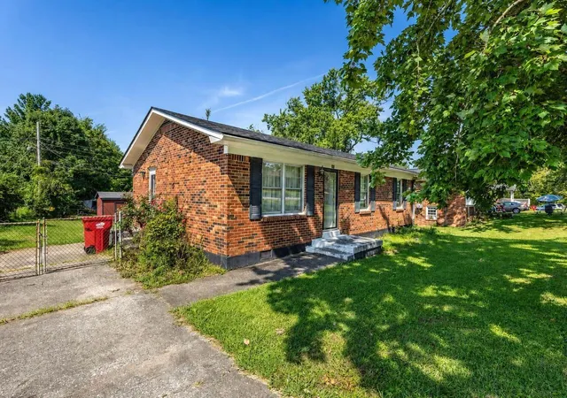 Photo 1 of Sale Pending at 217 Brookfield Dr, Frankfort, KY 40601 | MLS# 26025199 | Listing updated on 2026-10-13
