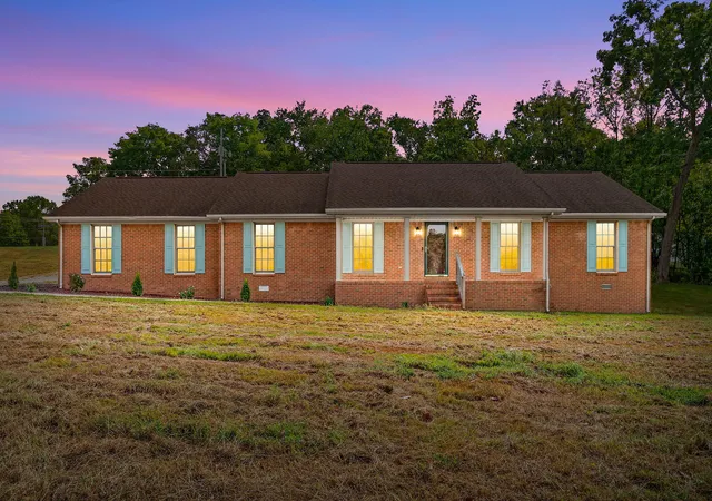 Photo 2 of Single family home for sale at 1681 Lovers Ln, Hopkinsville, KY 42240 | MLS# 26025820 | Listing updated on 2026-10-09
