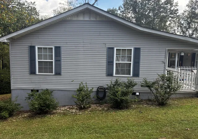 Photo 3 of Single family home for sale at 267 Cole Rd, London, KY 40741 | MLS# 26025313 | Listing updated on 2026-10-13