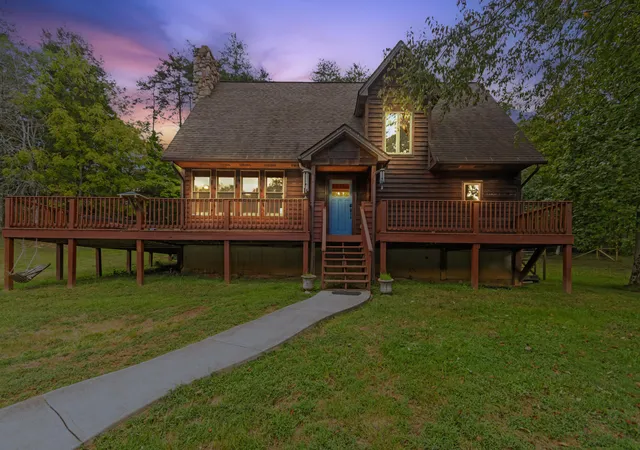 Single family home for sale at 1975 Cherry Grv Rd, Somerset, KY 42501 | MLS# 26025211