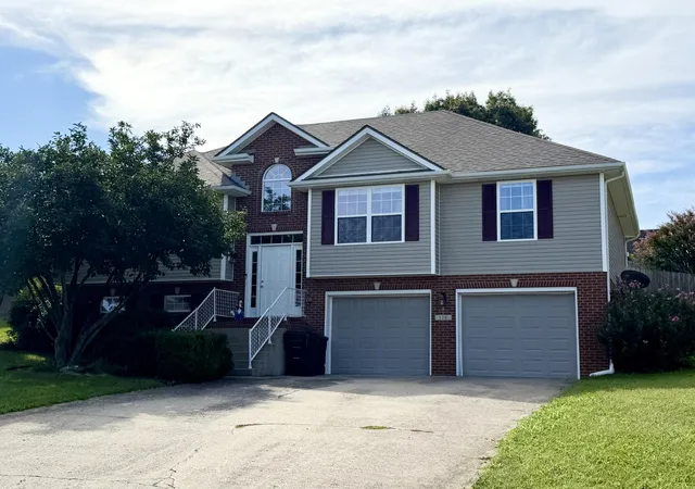 Single family home for sale at 126 Cedar Ridge Rd, Frankfort, KY 40601 | MLS# 26025209