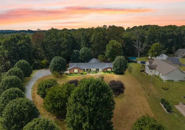 Photo 1 of Sale Pending at 907 Court Rd, London, KY 40744 | MLS# 26025218 | Listing updated on 2026-10-13