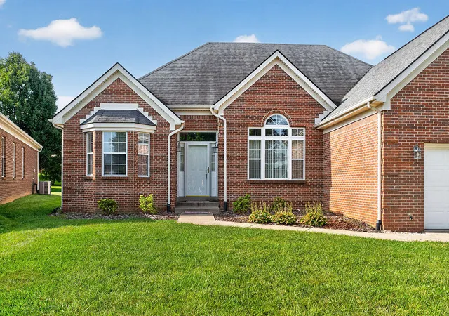 Photo 3 of Single family home for sale at 661 Mannington Pl, Lexington, KY 40503 | MLS# 26025243 | Listing updated on 2026-09-14