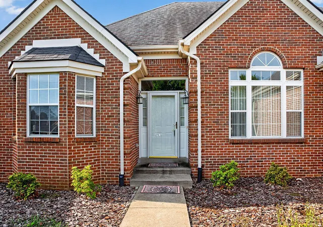 Photo 4 of Single family home for sale at 661 Mannington Pl, Lexington, KY 40503 | MLS# 26025243 | Listing updated on 2026-09-14