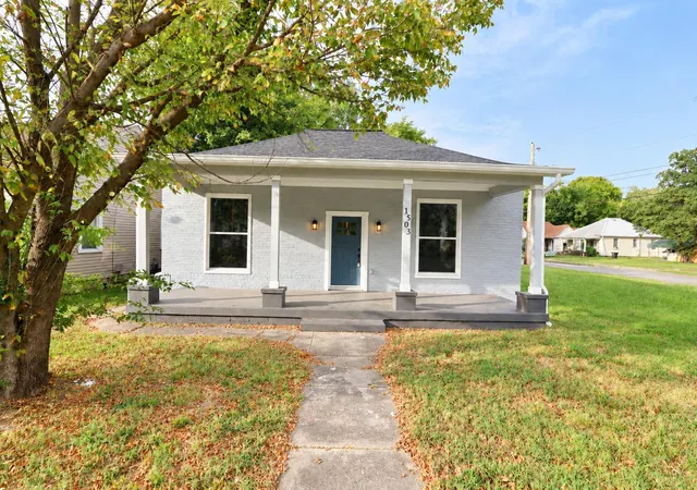 Photo 1 of Sale Pending at 1503 N 12th Street, Paducah, KY 42001 | MLS# 26025365 | Listing updated on 2026-10-16