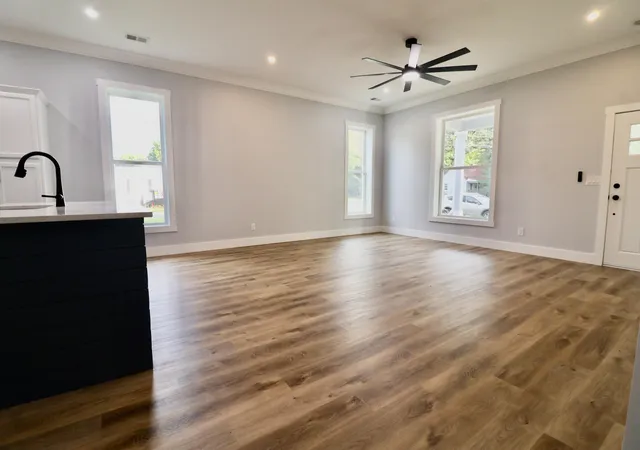 Photo 3 of Sale Pending at 1503 N 12th Street, Paducah, KY 42001 | MLS# 26025365 | Listing updated on 2026-10-16