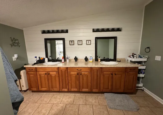 Photo 1 of Single family home for sale at 2297 Abbott Crk Rd, Prestonsburg, KY 41653 | MLS# 26025237 | Listing updated on 2026-09-14