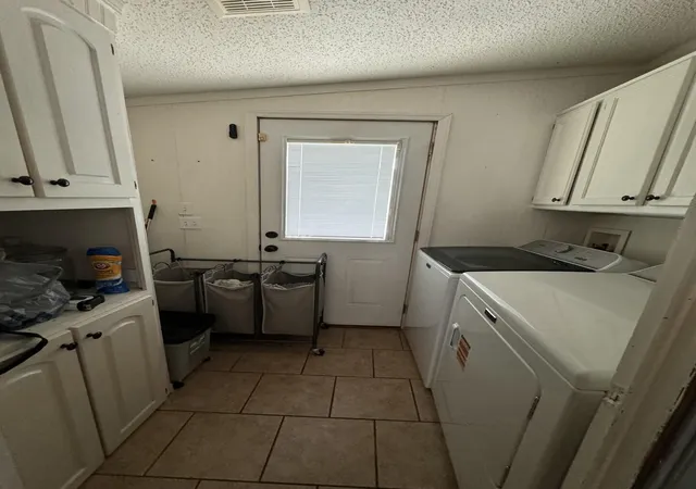 Photo 3 of Single family home for sale at 2297 Abbott Crk Rd, Prestonsburg, KY 41653 | MLS# 26025237 | Listing updated on 2026-09-14